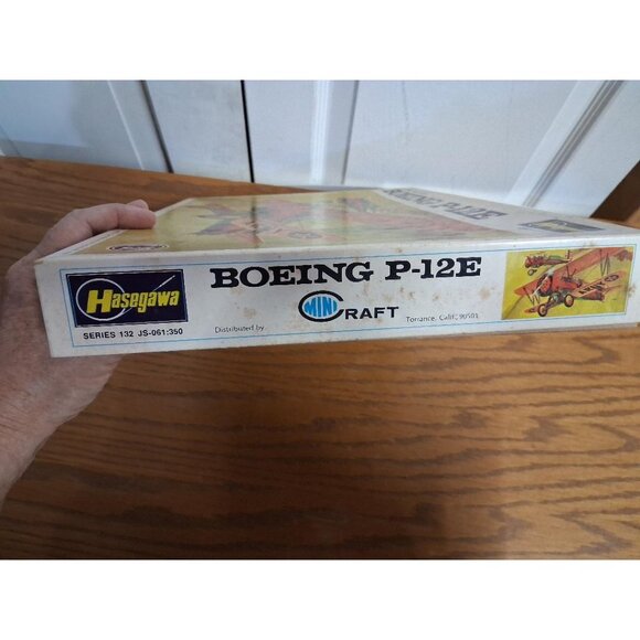 Hasegawa Boeing P-12E 1/32 Scale Model Kit U.S. Army Pursuit Plane Series 132 Vi - Picture 2 of 8